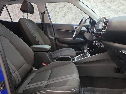 Used 2025 Hyundai Venue SEL image 9