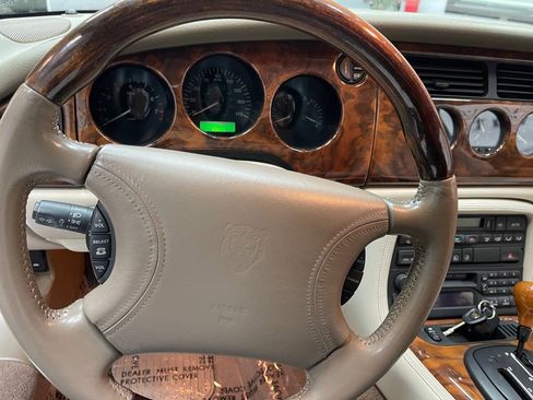 Used 1999 Jaguar XK8 image 34