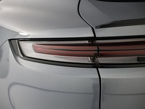 New 2026 Porsche Cayenne Coupe AWD/4WD image 13