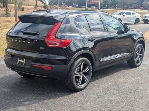 Used 2026 Volvo XC40 B5 Core image 6