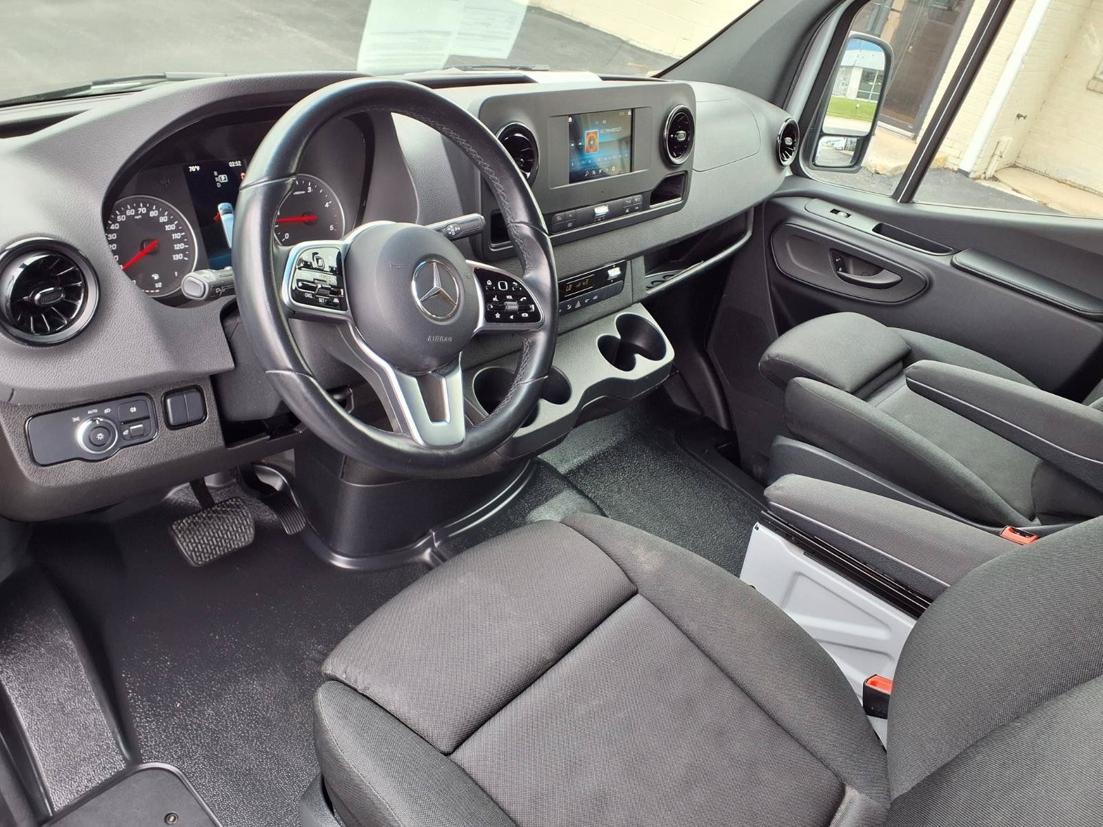 Used 2022 Mercedes-Benz Sprinter 2500 image 18