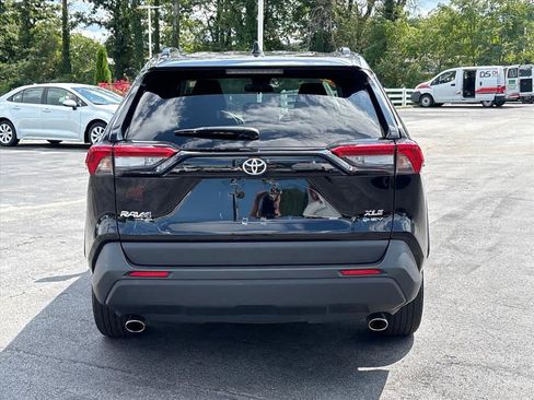 Used 2025 Toyota RAV4 XLE AWD/4WD image 29