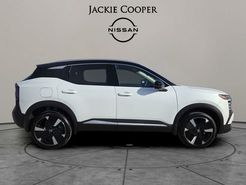 New 2026 Nissan Kicks SR image 6