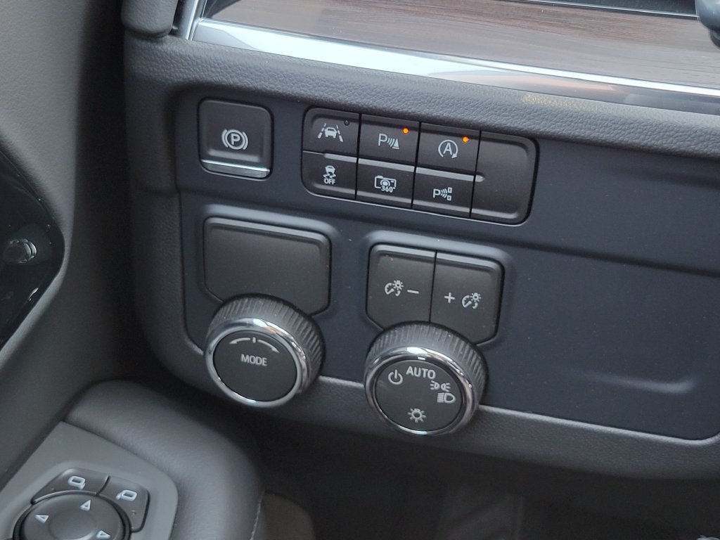 Used 2026 Chevrolet Tahoe LS w/ LPO, Dark Essentials Package RWD image 27