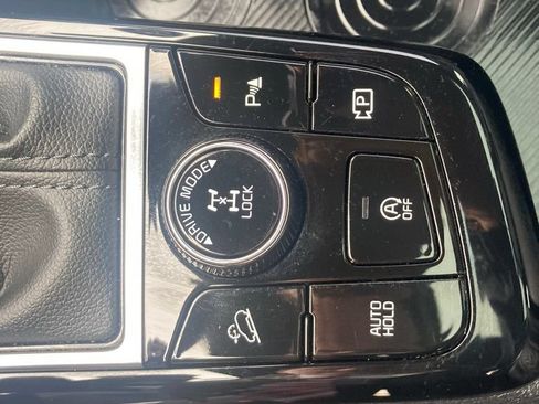 Used 2024 Kia Sportage X-Line w/ X-Line Premium Package AWD/4WD image 32