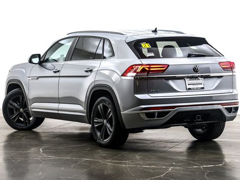 Used 2021 Volkswagen Atlas Cross Sport SE w/ V6 Towing Package image 12