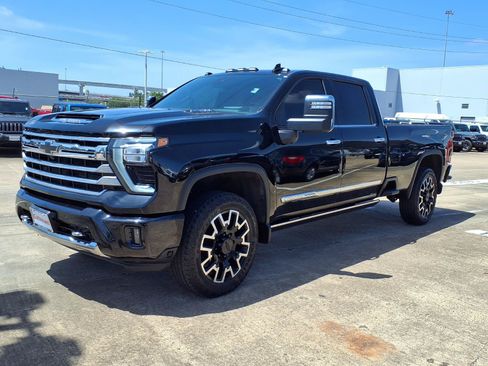 Used 2025 Chevrolet Silverado 2500 High Country w/ High Country Premium Package AWD/4WD image 24