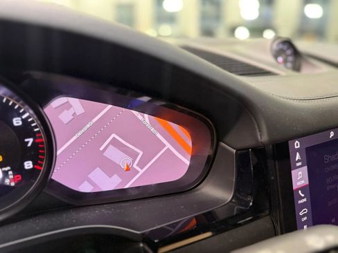 Used 2021 Porsche Cayenne S image 20