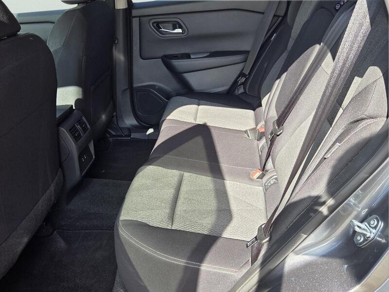 Used 2024 Nissan Rogue SV FWD image 12