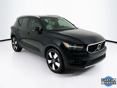 Used 2021 Volvo XC40 T4 Momentum w/ Protection Package Premier