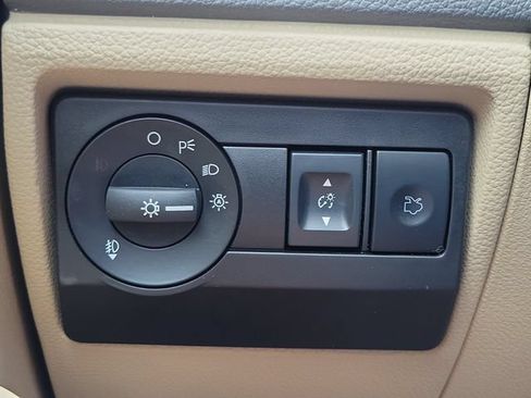 Used 2010 Ford Fusion SEL FWD image 24