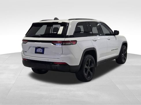 Certified 2022 Jeep Grand Cherokee Altitude AWD/4WD image 27