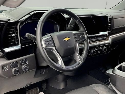 Used 2024 Chevrolet Silverado 1500 LT AWD/4WD image 14