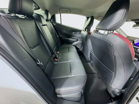 Used 2025 Toyota Prius Plug-In Hybrid FWD image 30