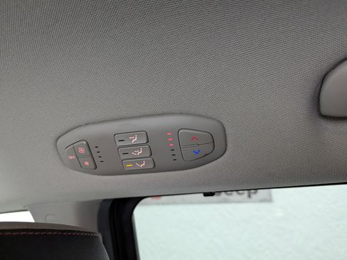 Used 2020 Kia Sedona EX image 13