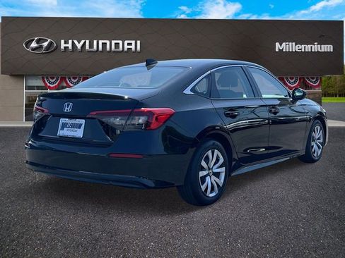 Used 2023 Honda Civic LX image 7