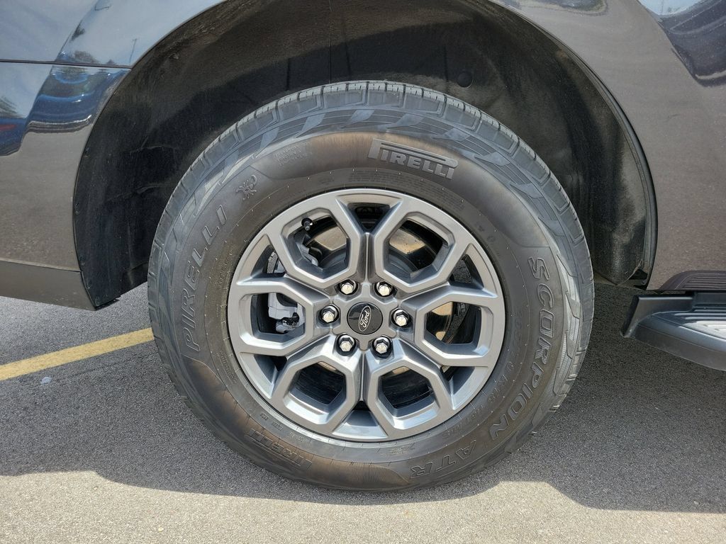 Used 2025 Ford Expedition Active RWD image 5