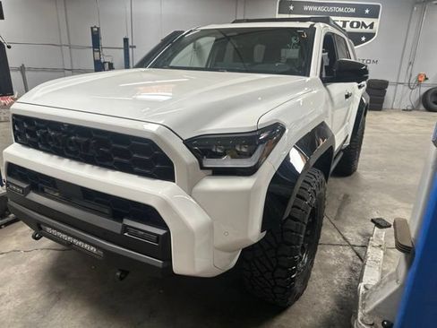 Used 2025 Toyota 4Runner Trailhunter AWD/4WD image 4