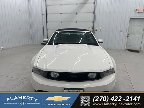 Used 2010 Ford Mustang GT RWD image 7