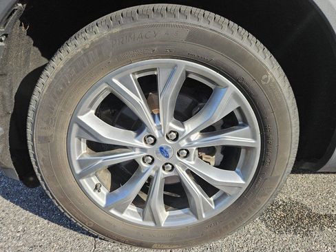 Used 2020 Ford Explorer XLT w/ Equipment Group 202A AWD/4WD image 27
