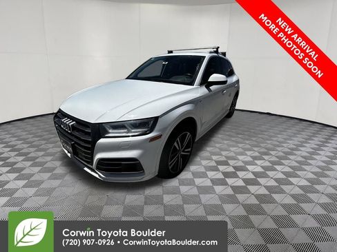 Used 2020 Audi Q5 e Premium Plus w/ Premium Plus Package AWD/4WD image 3