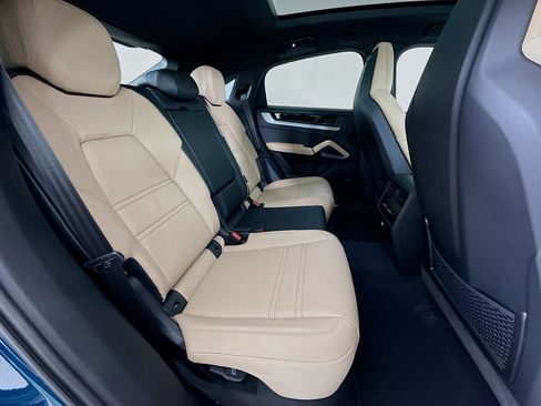New 2026 Porsche Cayenne Coupe AWD/4WD image 31