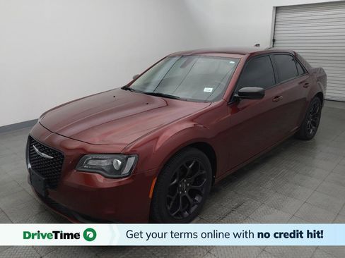 Used 2019 Chrysler 300 Touring w/ Sport Appearance Package image 1