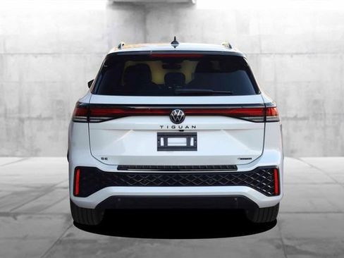 New 2026 Volkswagen Tiguan SE R-Line image 6