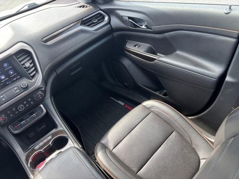 Used 2022 GMC Acadia AT4 w/ Technology Package AWD/4WD image 17