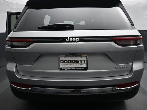 New 2025 Jeep Grand Cherokee Laredo image 29