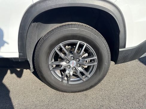 Used 2025 GMC Acadia Elevation image 34