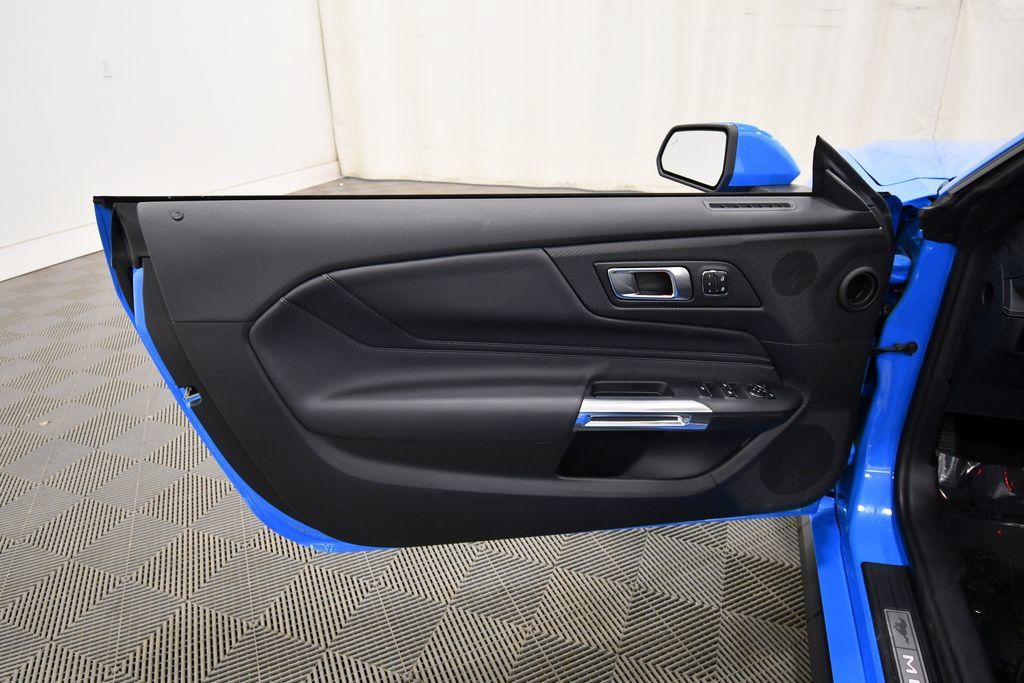 Used 2025 Ford Mustang GT Premium RWD image 13