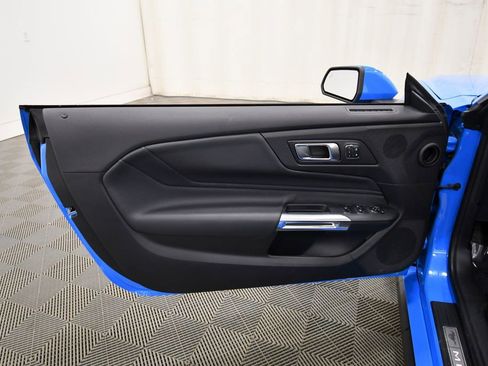 Used 2025 Ford Mustang GT Premium RWD image 13