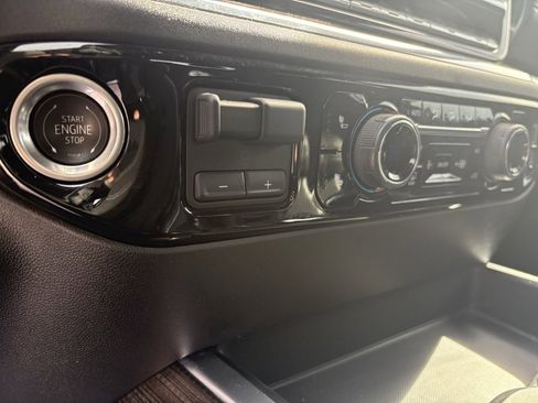 Used 2024 Chevrolet Silverado 1500 LT w/ Z71 Off-Road Package image 12