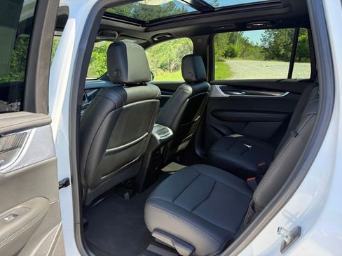 Used 2024 Cadillac XT6 Premium Luxury w/ Technology Package AWD/4WD image 23