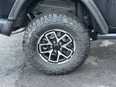 New 2026 Jeep Wrangler Unlimited Rubicon image 17