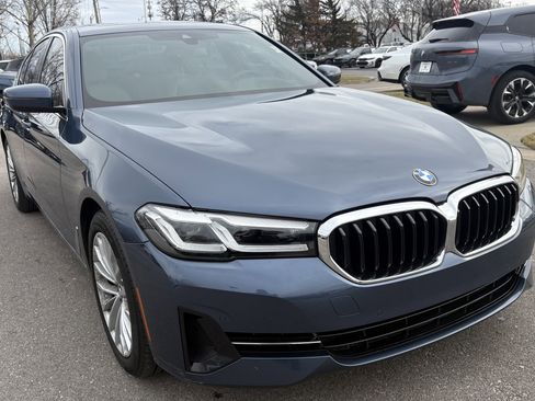 Used 2023 BMW 530i w/ Premium Package image 2