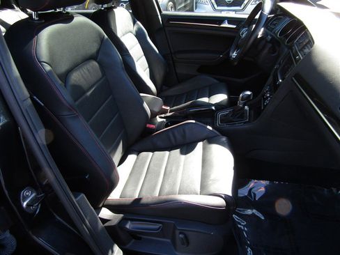 Used 2017 Volkswagen GTI SE image 62