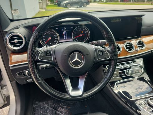 Used 2017 Mercedes-Benz E 300 4MATIC image 22