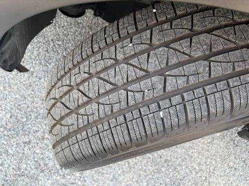 Used 2018 Ford Explorer Limited AWD/4WD image 28