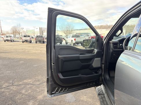 Used 2024 Ford F150 Lightning Lariat image 12