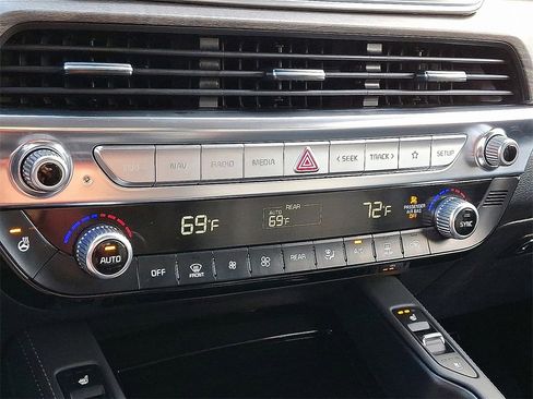 Used 2022 Kia Telluride SX w/ SX Prestige Package image 17