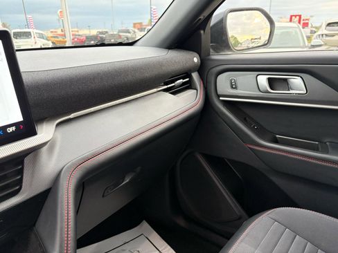Used 2025 Ford Explorer ST-Line w/ Premium Package image 21