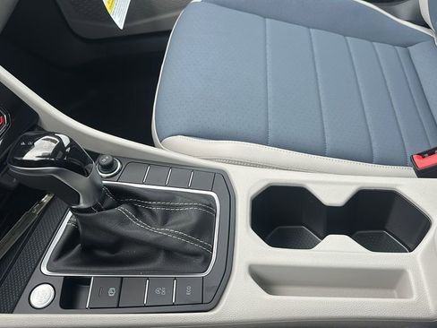 New 2026 Volkswagen Jetta SE FWD image 22