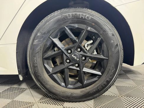 Used 2025 Kia K5 LXS FWD image 41