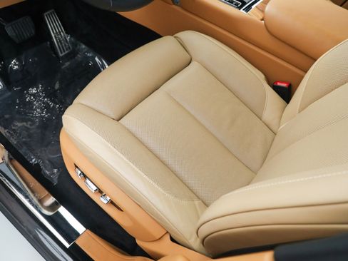 Used 2022 Rolls-Royce Cullinan image 29