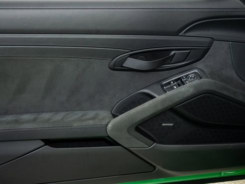 Certified 2023 Porsche 718 Boxster Spyder RWD image 6