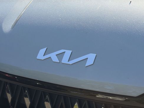 New 2026 Kia Carnival EX FWD image 12