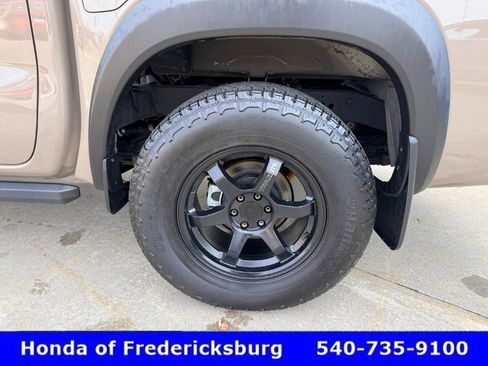 Used 2023 Nissan Frontier PRO-4X w/ Technology Package image 11