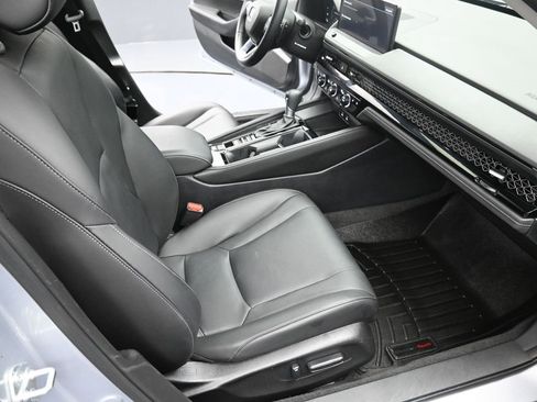Used 2023 Honda Accord Touring image 23